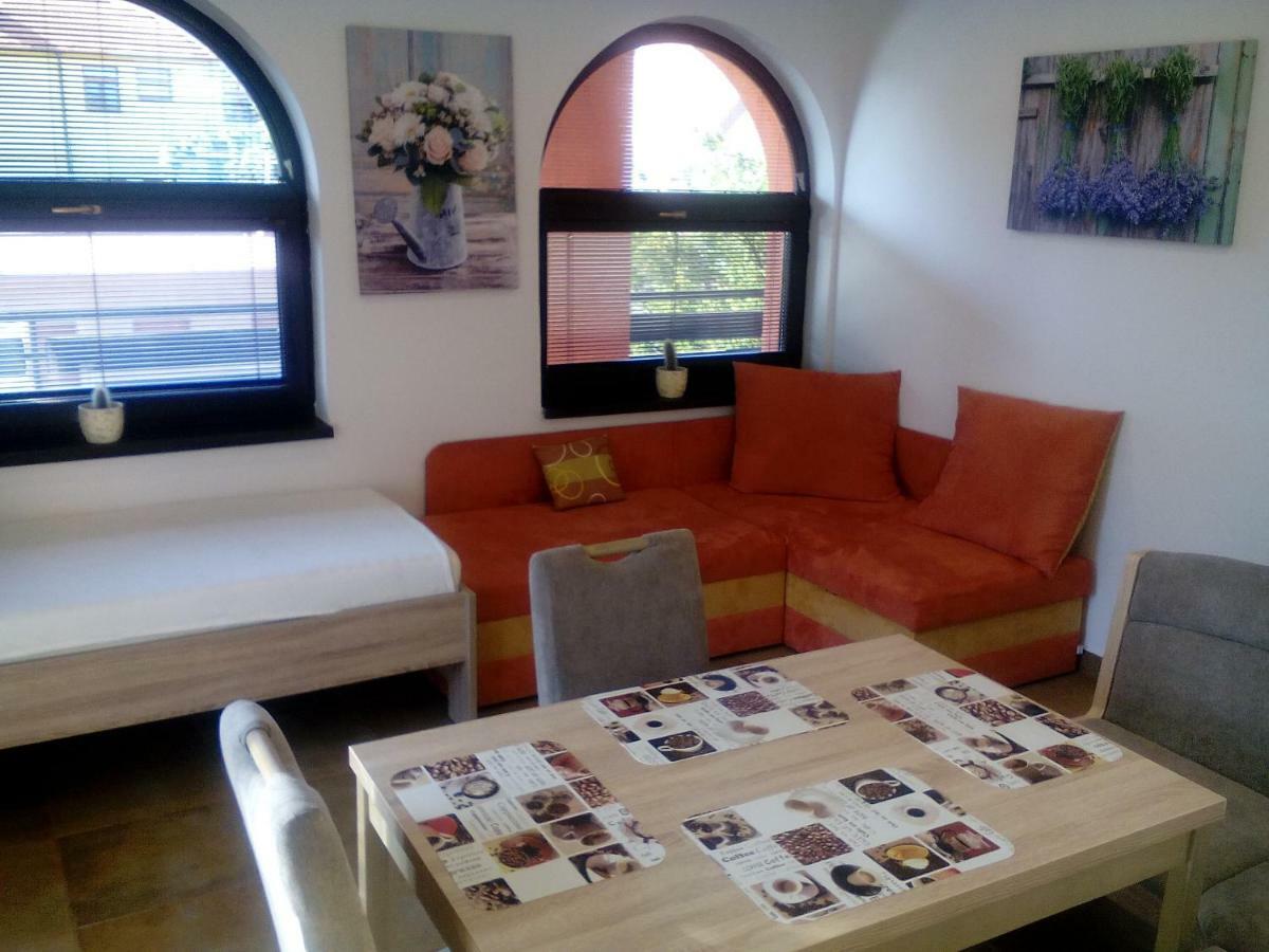 Oaza Apartment Vacenovice Екстериор снимка
